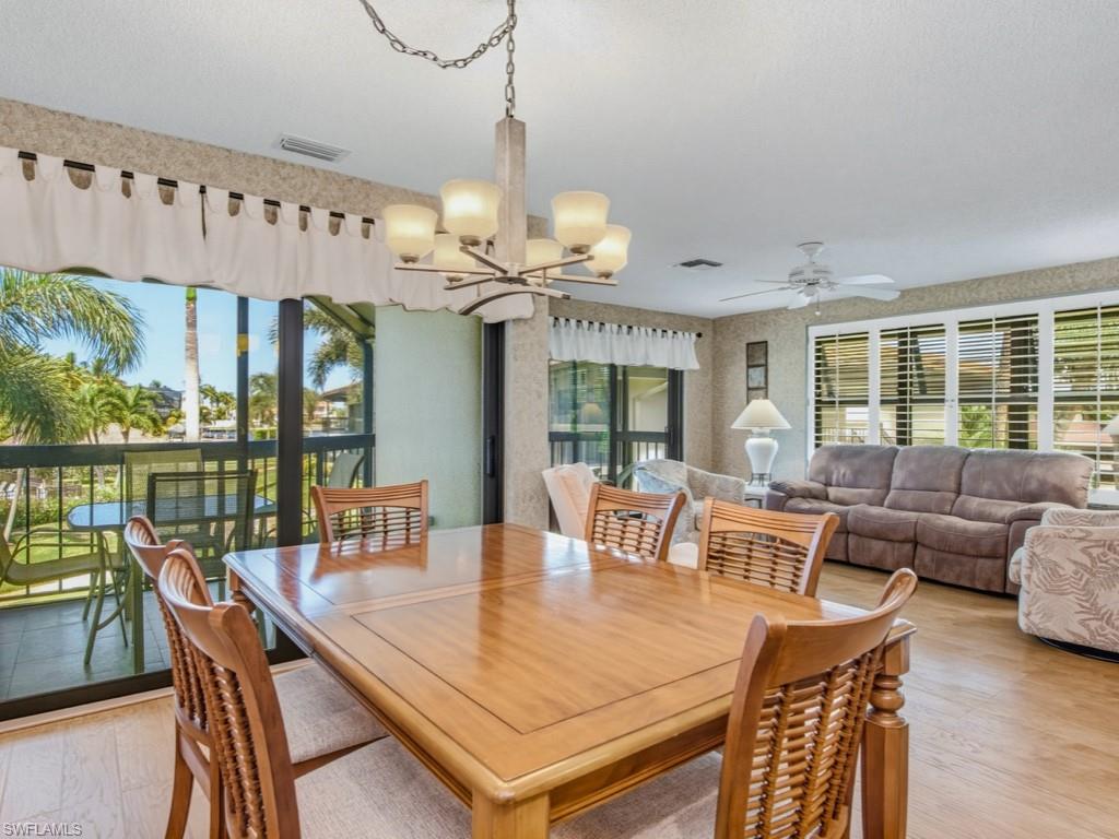 525 Seaview Ct M4 Property Photo 6