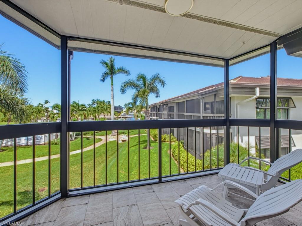 525 Seaview Ct M4 Property Photo 10