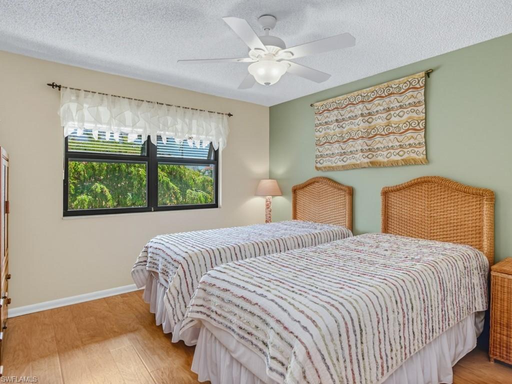 525 Seaview Ct M4 Property Photo 12