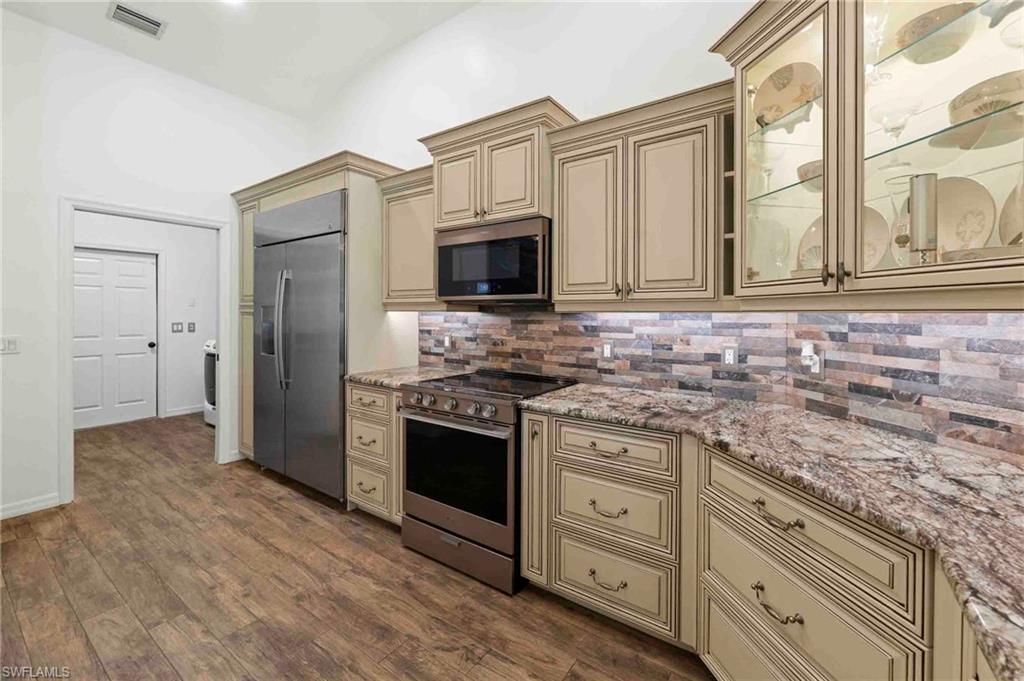 28910 Winthrop Cir Property Photo 5