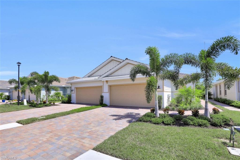 14663 Edgewater Cir Property Photo 3