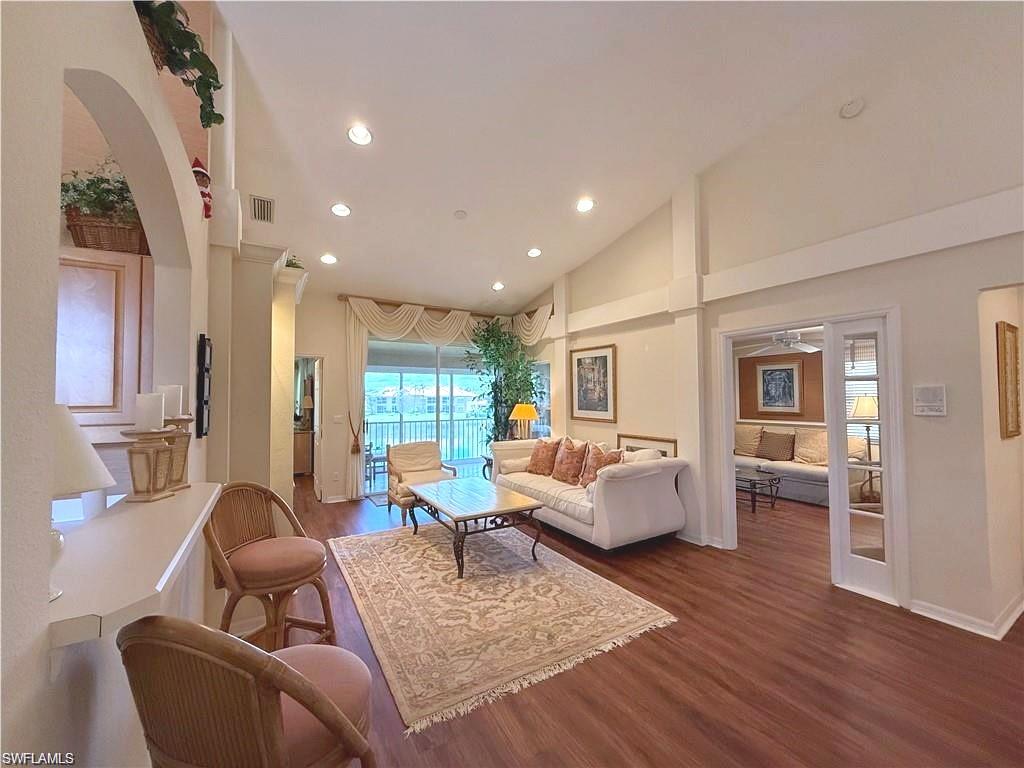 6580 Huntington Lakes Cir 202 Property Photo 4