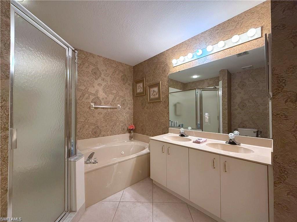 6580 Huntington Lakes Cir 202 Property Photo 12