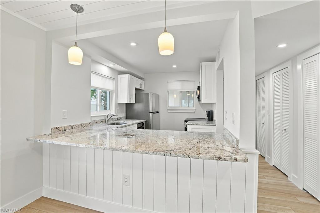 2580 Estero Blvd 15 Property Photo 10