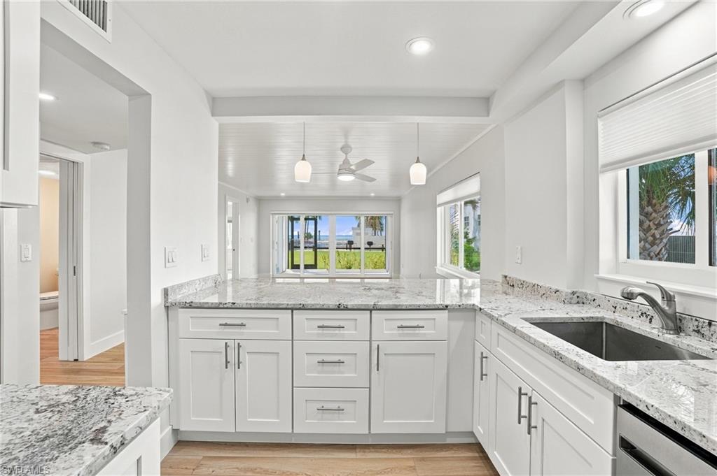 2580 Estero Blvd 15 Property Photo 13