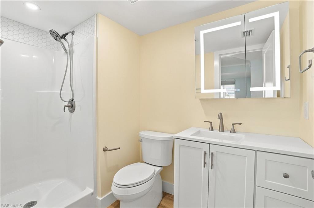 2580 Estero Blvd 15 Property Photo 24