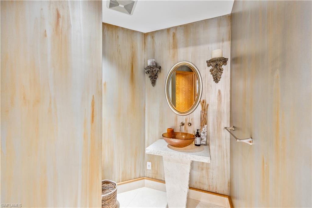 8477 Bay Colony Dr Ph17 Property Photo 21