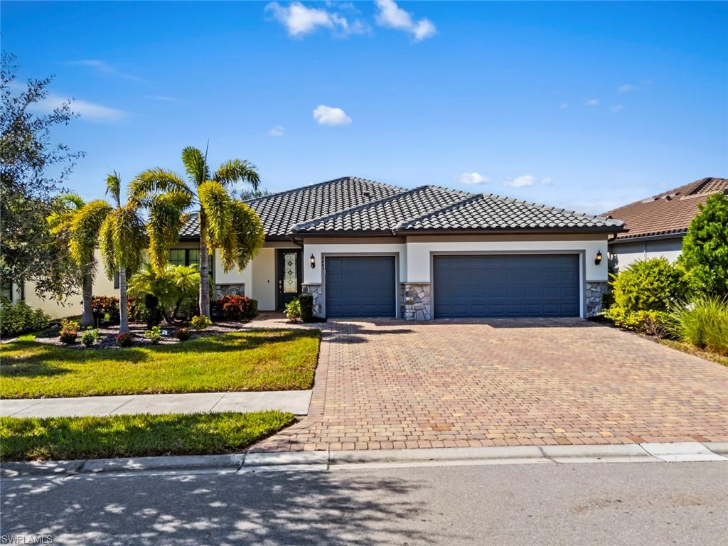 6483 Holiman Way Property Photo 2