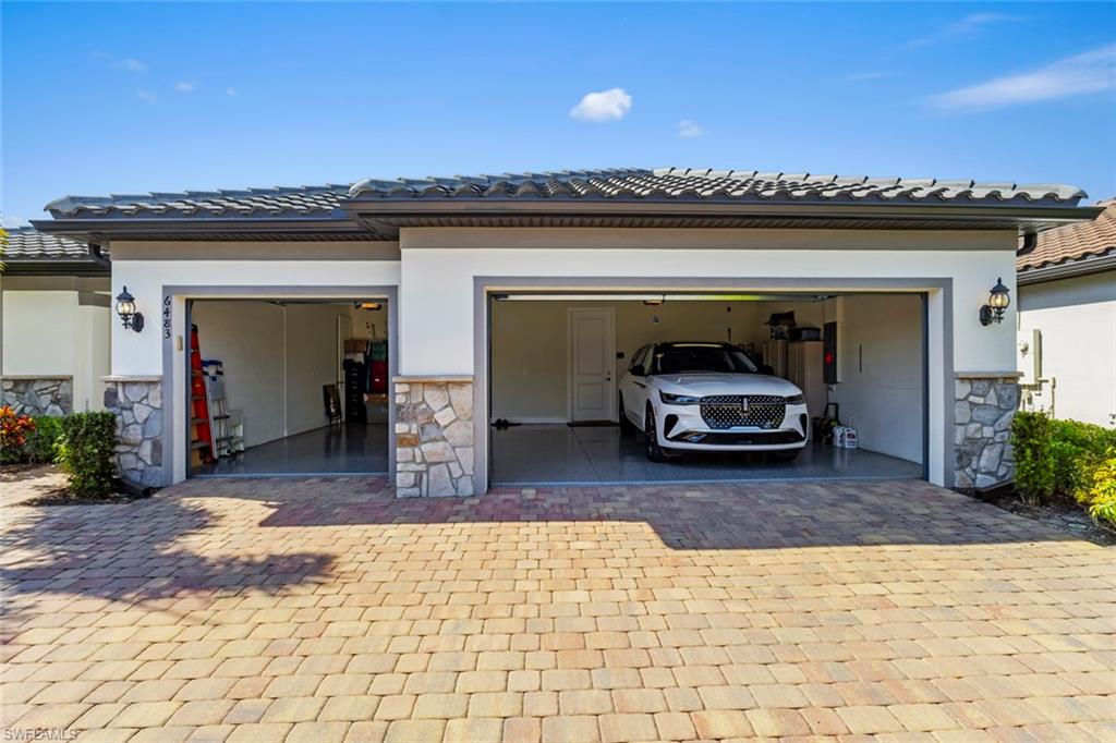 6483 Holiman Way Property Photo 19