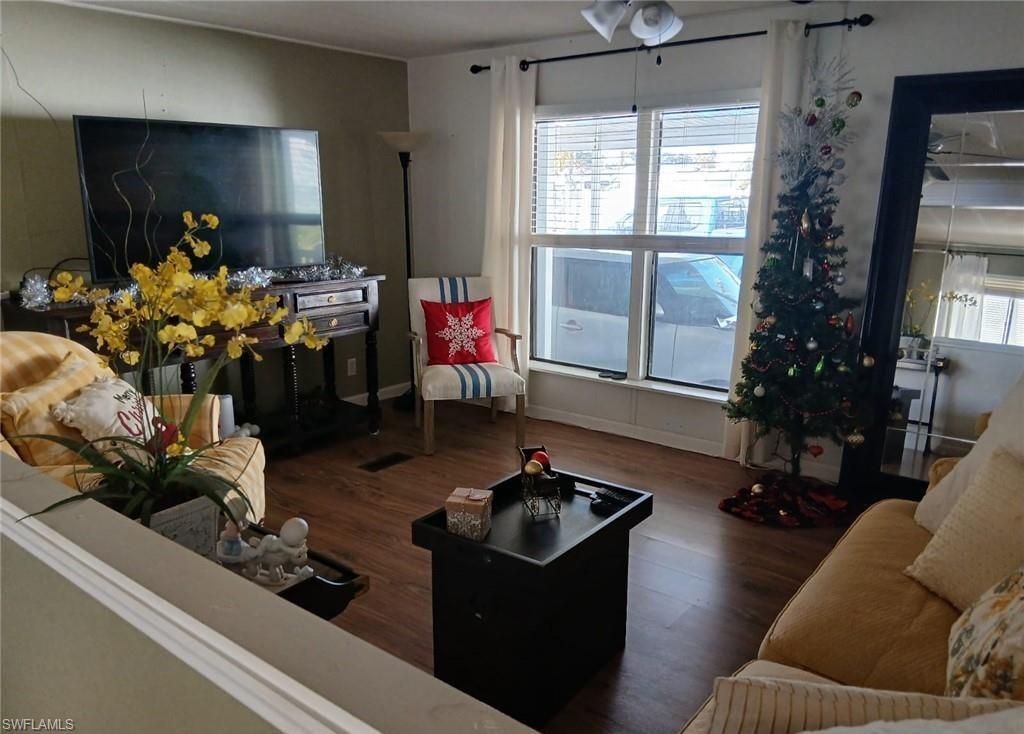 2105 Cypress Ct Property Photo 6