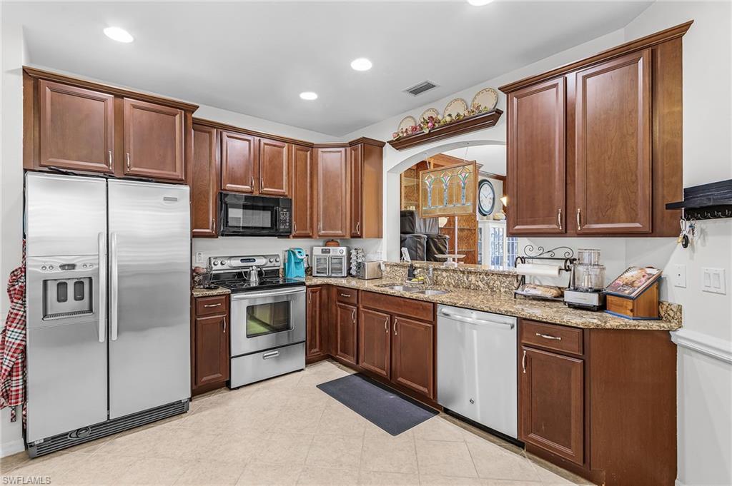 2425 Laurentina Ln Property Photo 5