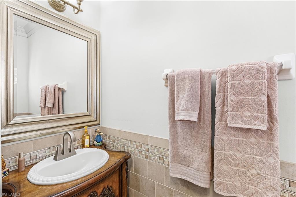 2425 Laurentina Ln Property Photo 8