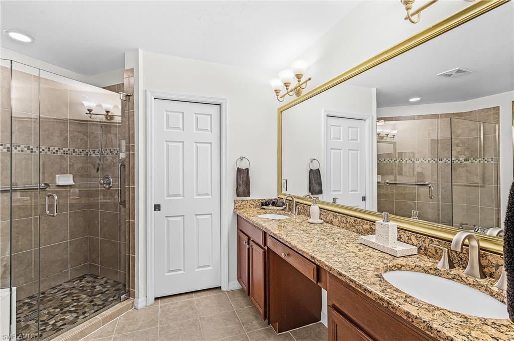 2425 Laurentina Ln Property Photo 15