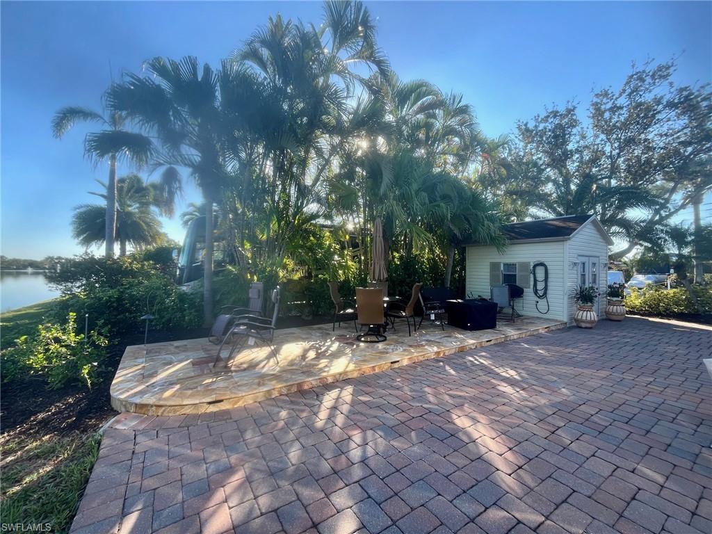 4613 Southern Breeze Dr Property Photo 4