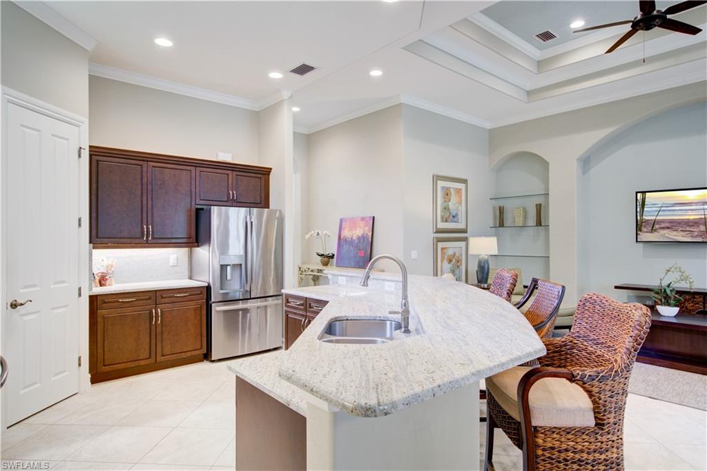 8677 Mercado Ct Property Photo 4