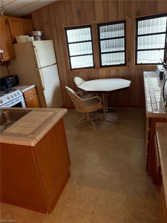 8612 Red Cedar Dr Property Photo 5