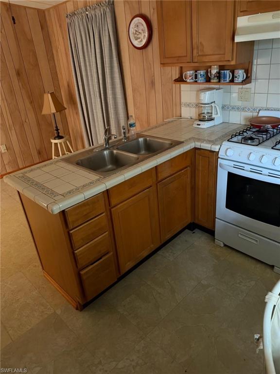 8612 Red Cedar Dr Property Photo 6