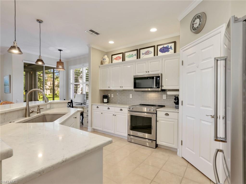 882 Carrick Bend Cir 102 Property Photo 12