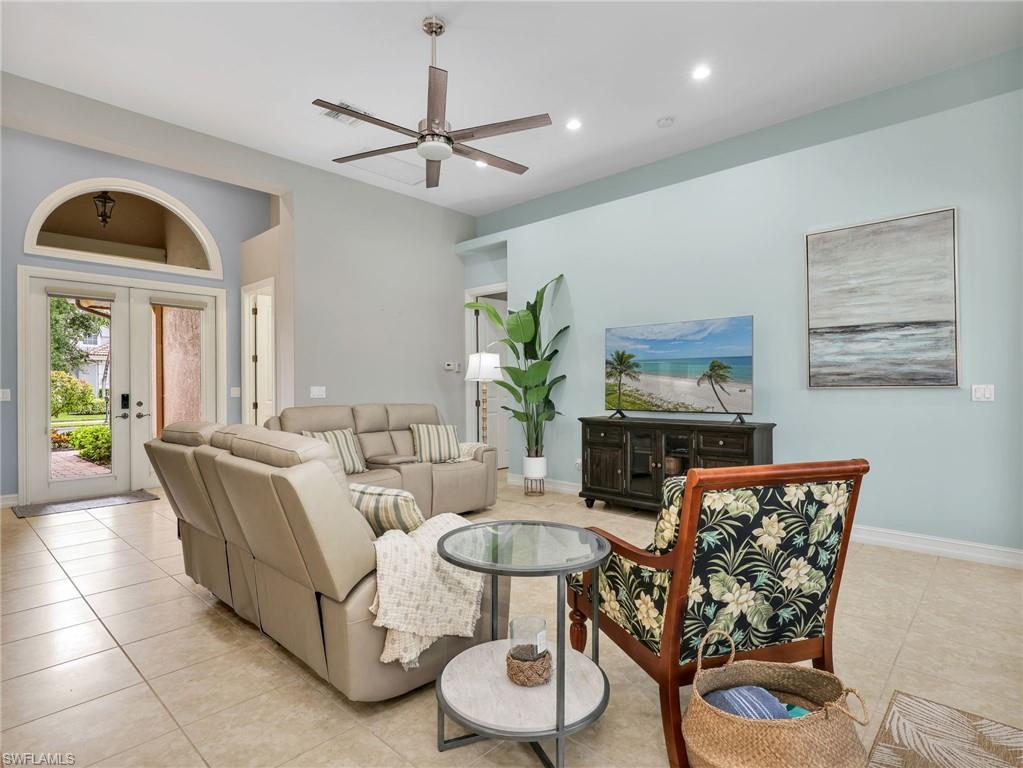 6097 Dogleg Dr Property Photo 8