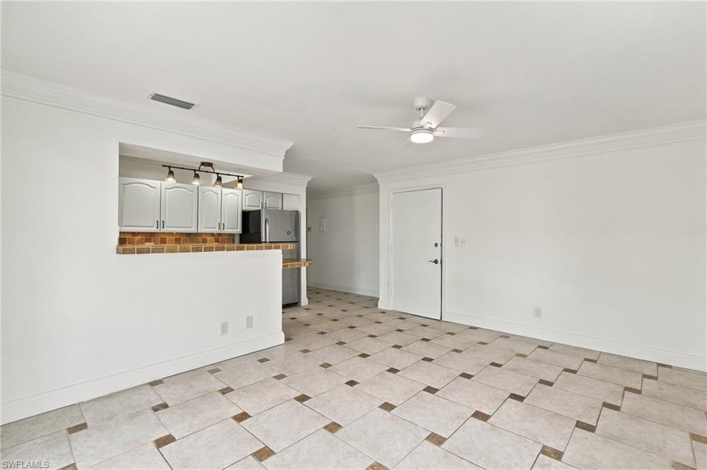 1195 Clam Ct 203 Property Photo 8