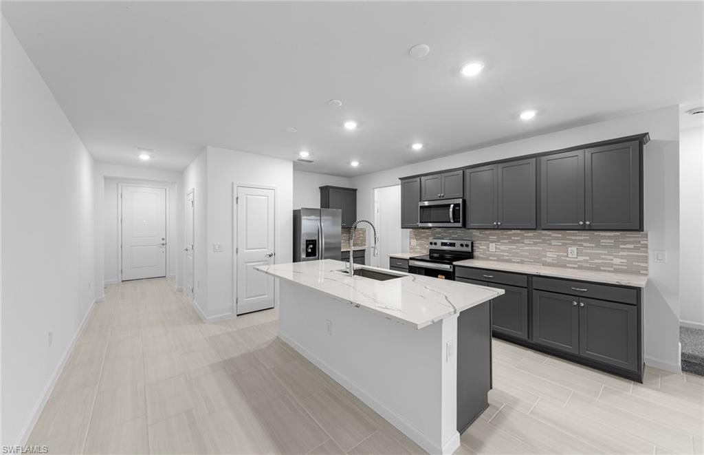 27806 Solis Grande Dr Property Photo 8