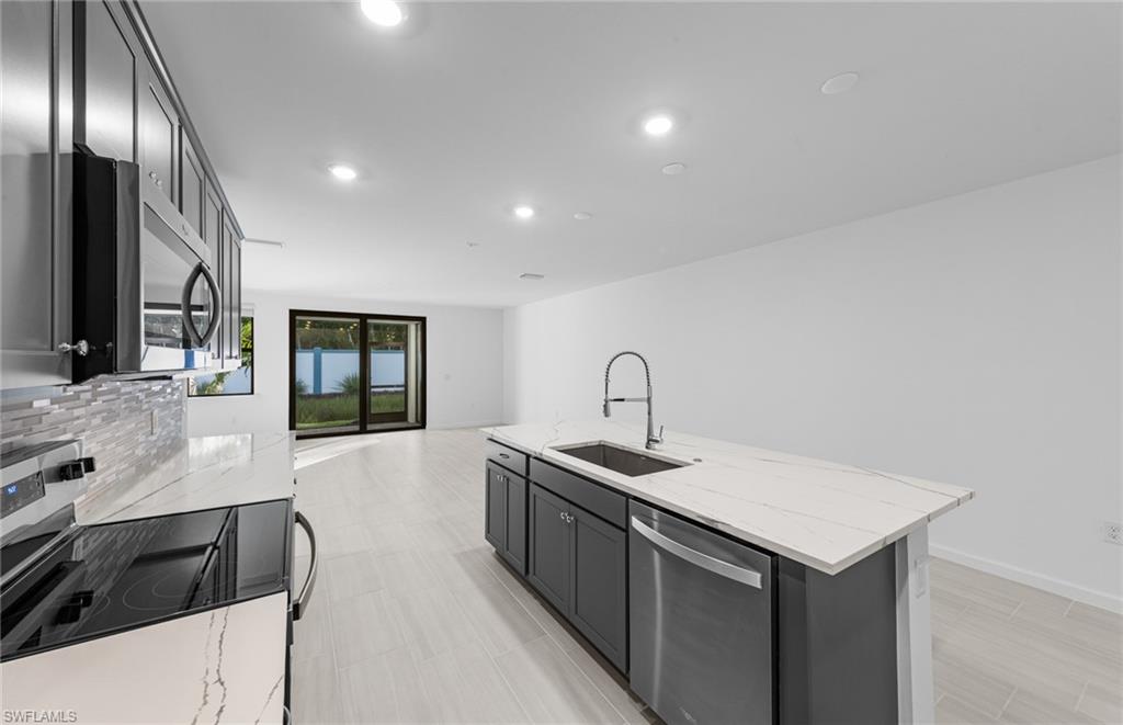 27806 Solis Grande Dr Property Photo 10