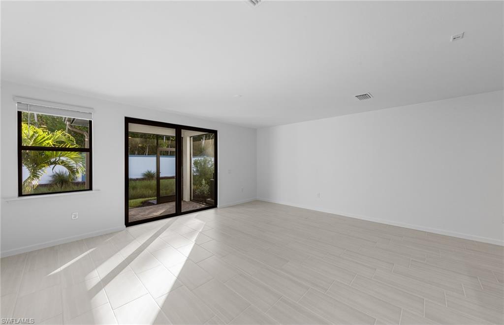 27806 Solis Grande Dr Property Photo 14