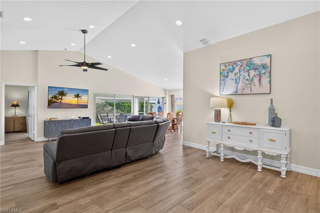 11055 Longshore Way W Property Photo 8