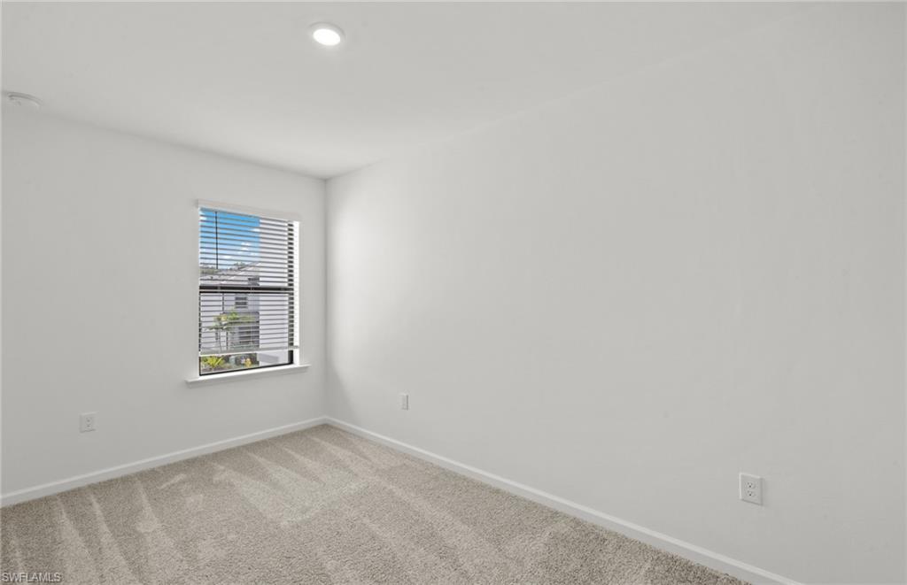 27812 Solis Grande Dr Property Photo 5
