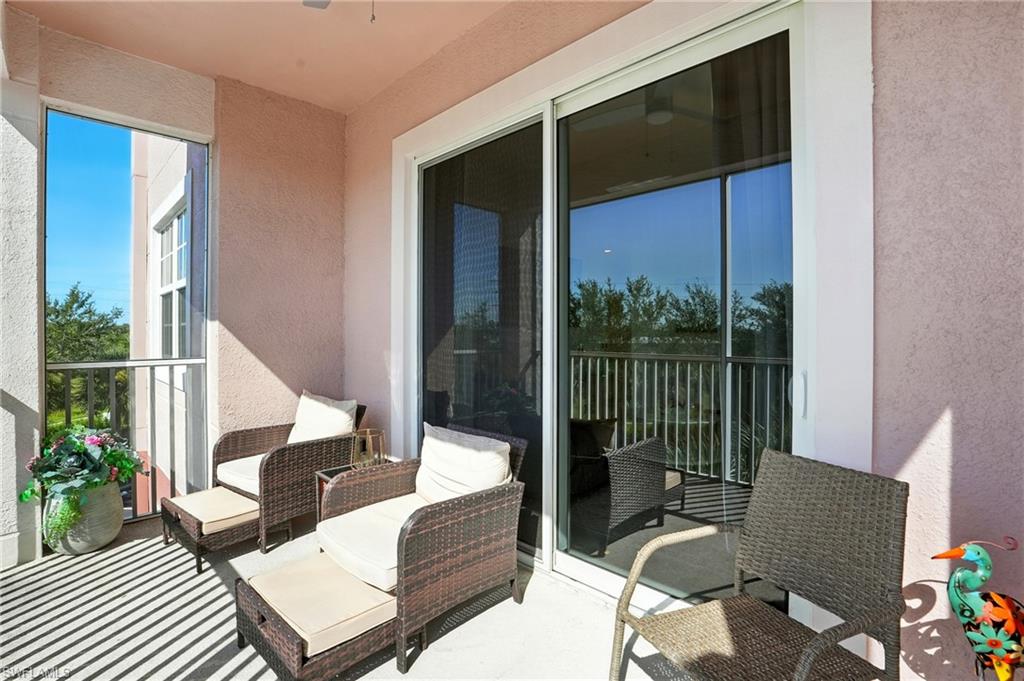 15901 Royal Pointe Ln 301 Property Photo 28