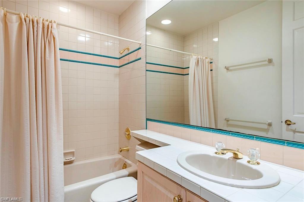 157 Colonade Cir 1002 Property Photo 9