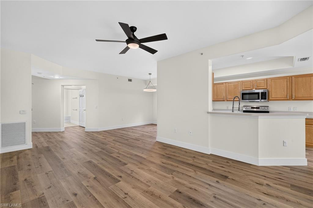 1295 Henley St 1207 Property Photo 3
