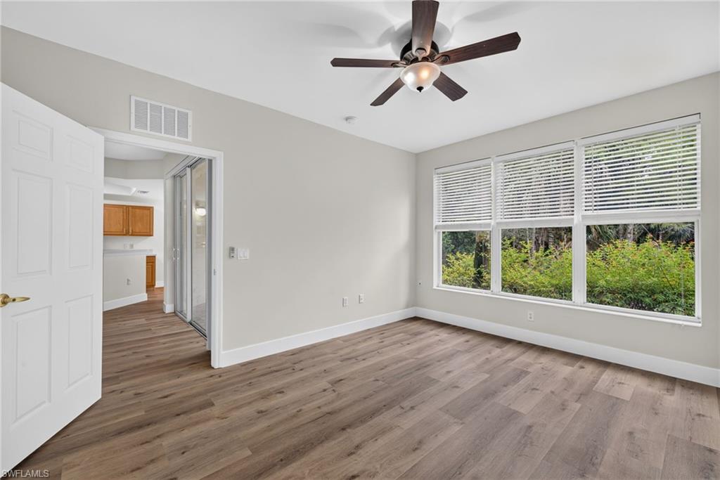 1295 Henley St 1207 Property Photo 6