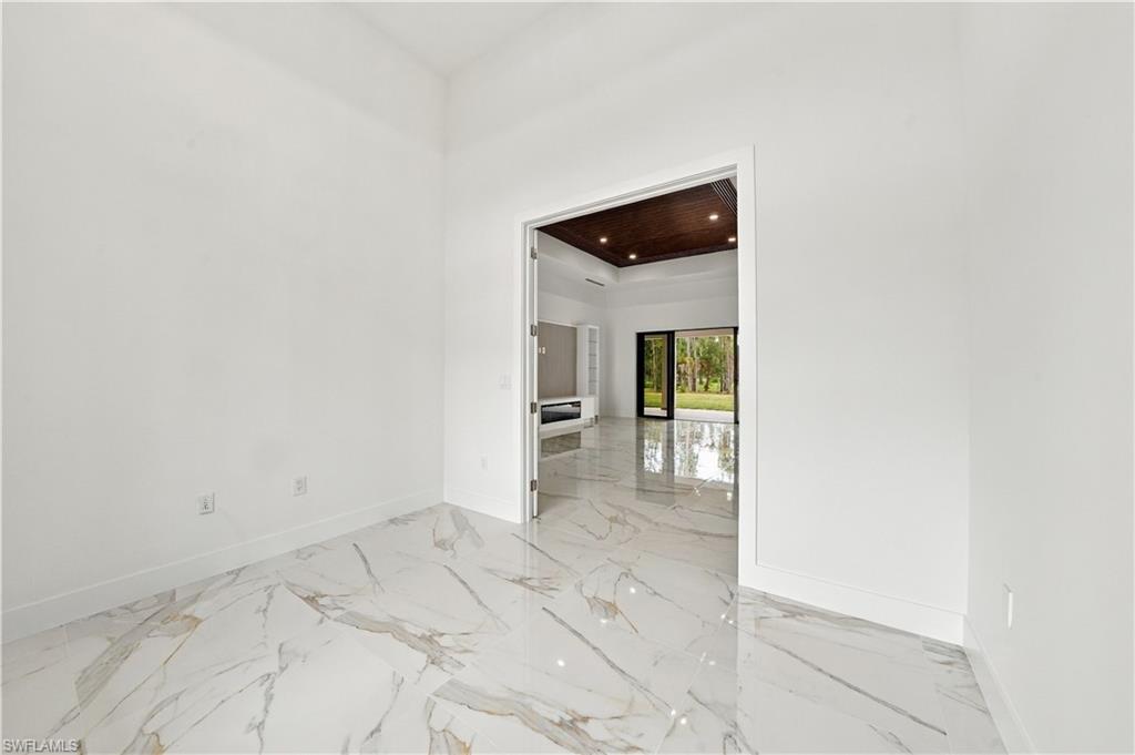 98 10th St Ne Property Photo 12