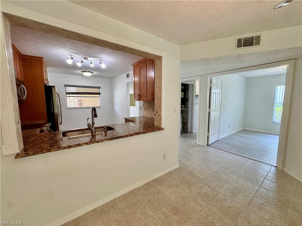 661 Squire Cir 101 Property Photo 17
