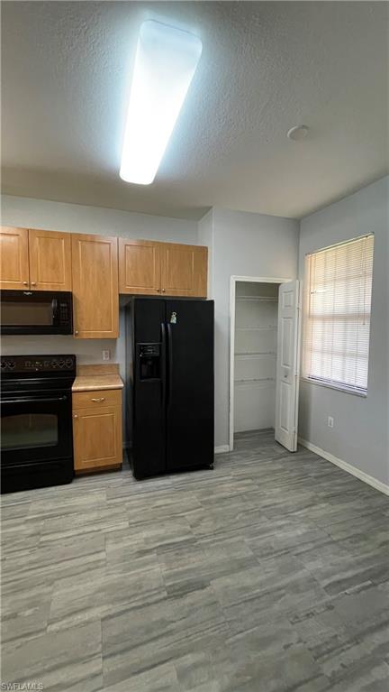 7385 Bristol Cir Property Photo 8