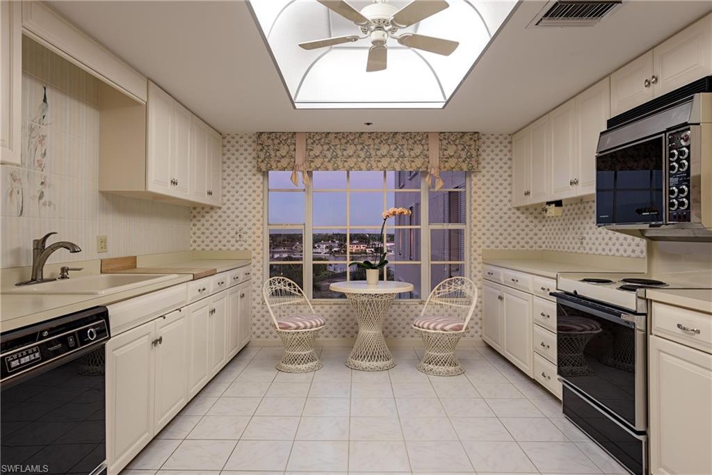 3377 Gulf Shore Blvd N 6c Property Photo 17