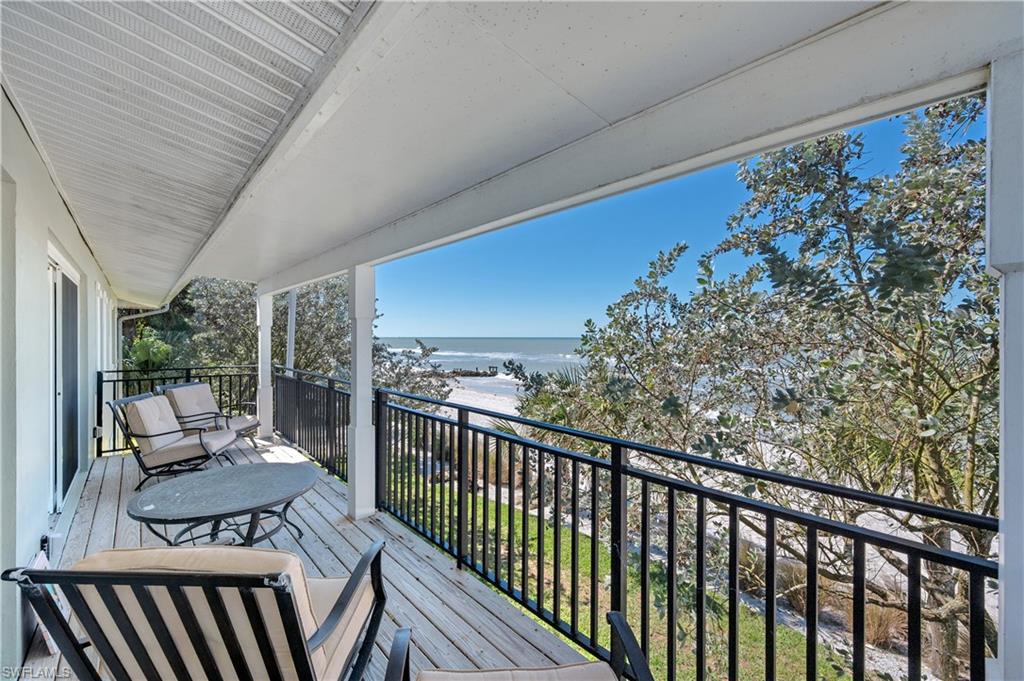 1065 Gulf Shore Blvd N 201 Property Photo 2