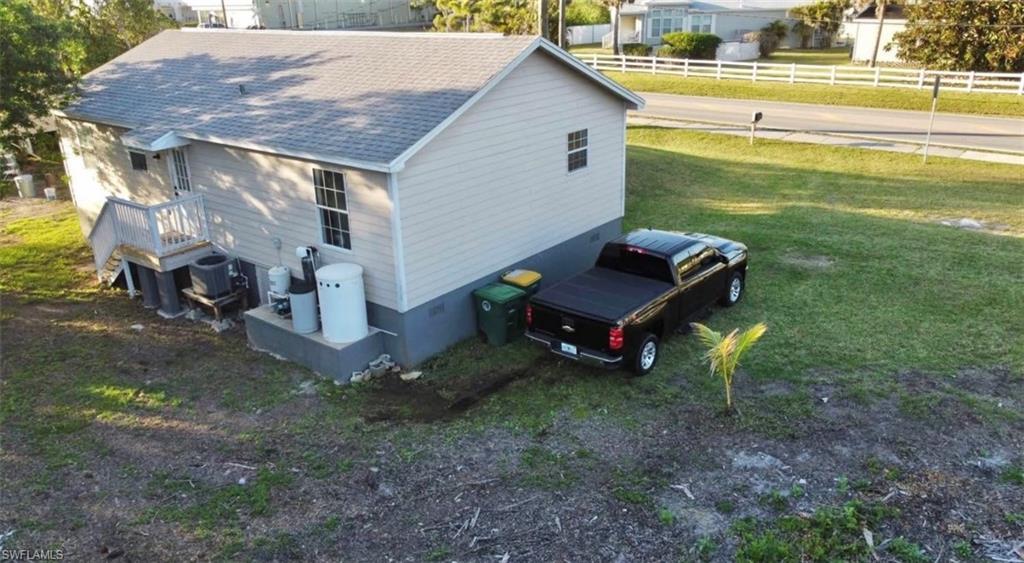 24299 Airport Rd Property Photo 18