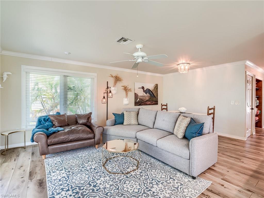 6020 Cypress Ln Property Photo 4