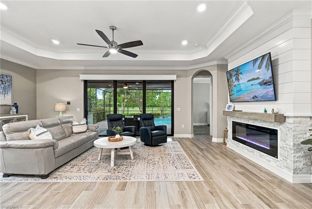 1869 Mustique St Property Photo 4