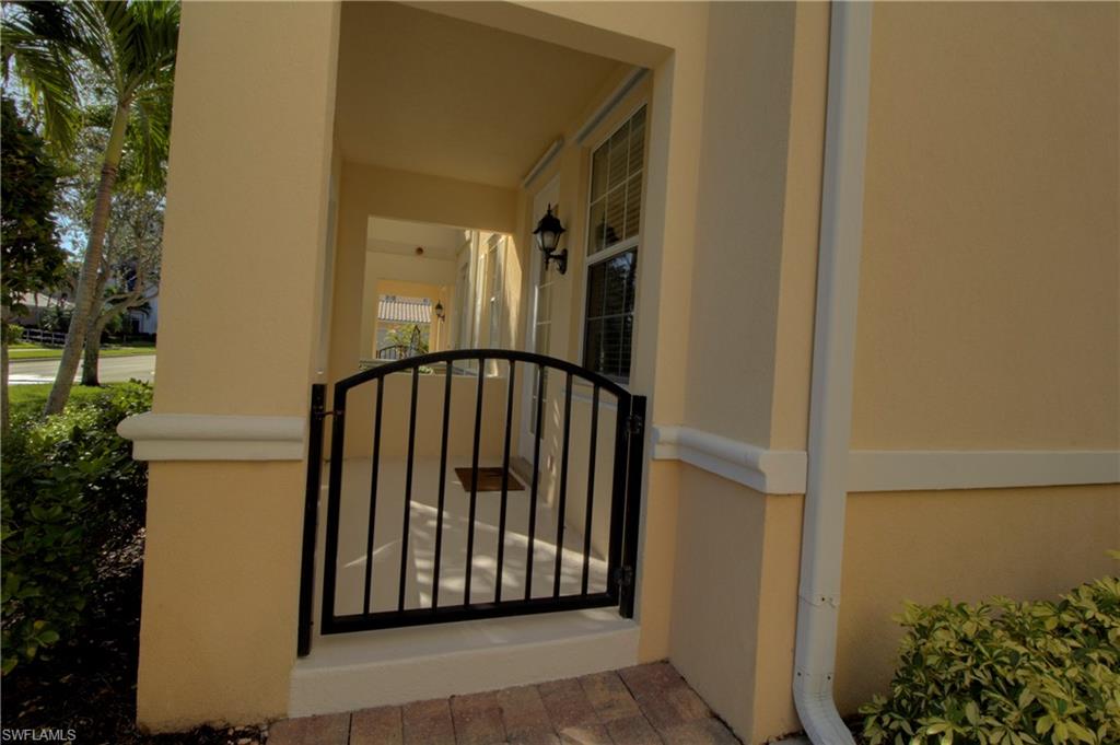 8095 Sorrento Ln Property Photo 2