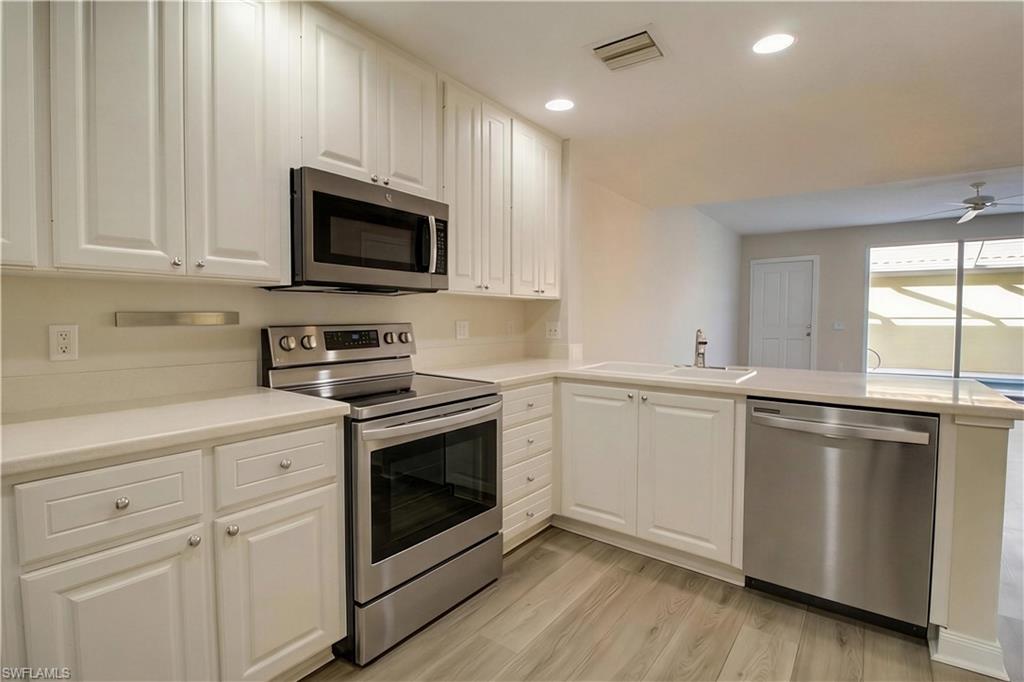 8095 Sorrento Ln Property Photo 13