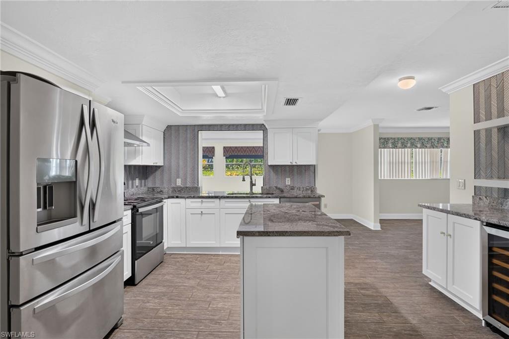450 Huntington Dr Property Photo 4