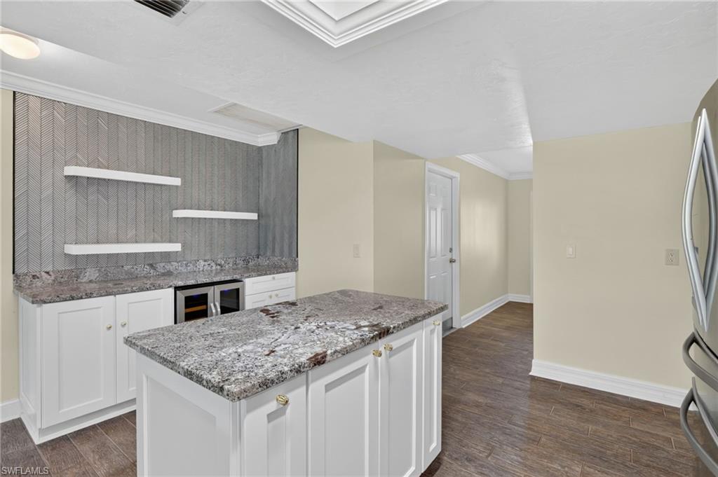 450 Huntington Dr Property Photo 7