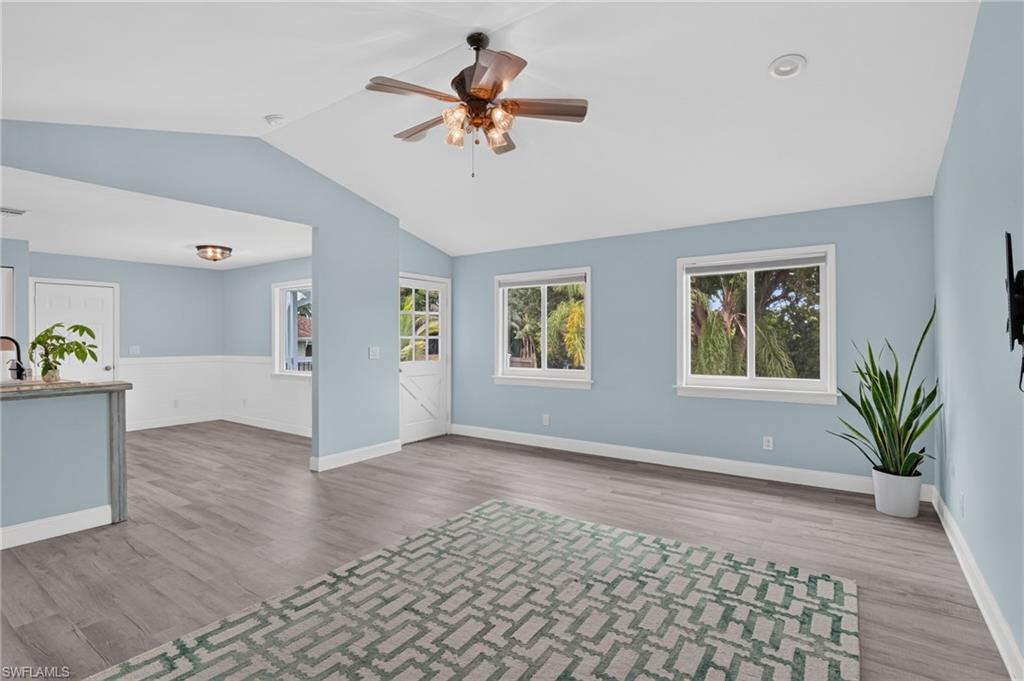 20520 Pine Tree Ln Property Photo 5