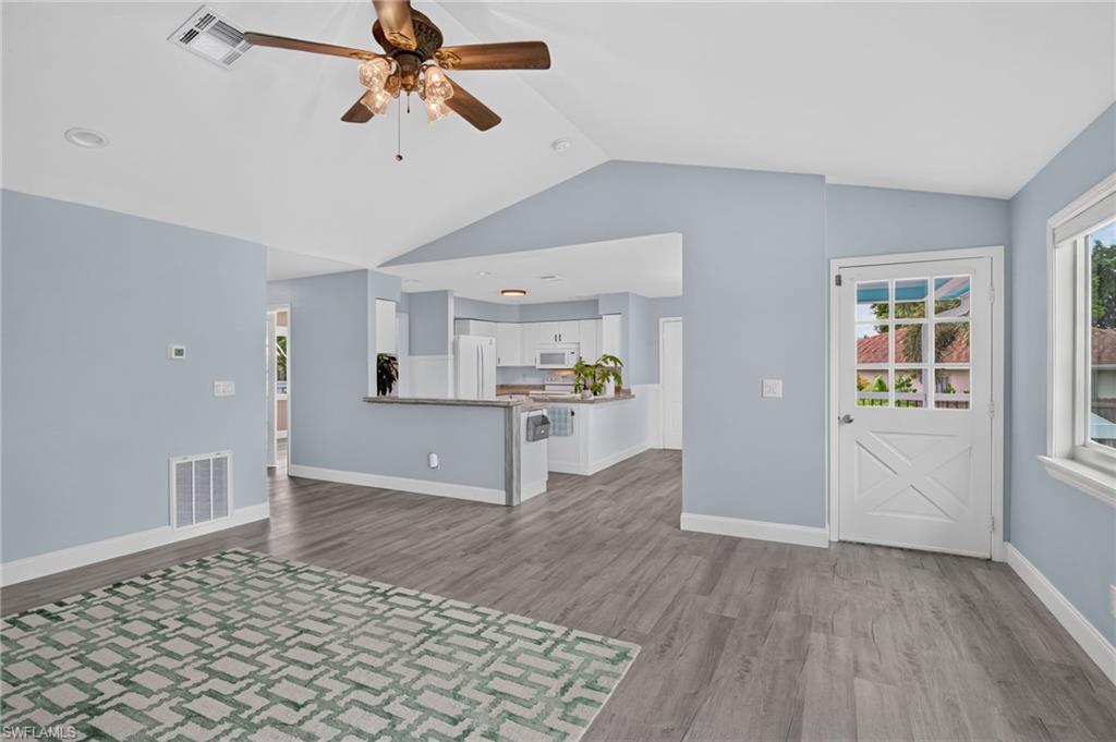 20520 Pine Tree Ln Property Photo 7