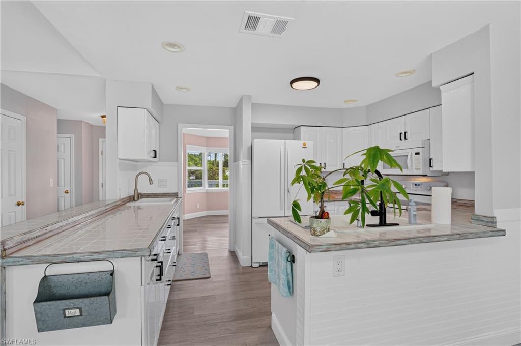 20520 Pine Tree Ln Property Photo 15