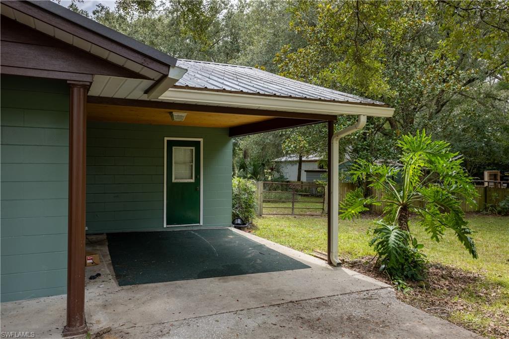 16564 25th Ln Property Photo 5