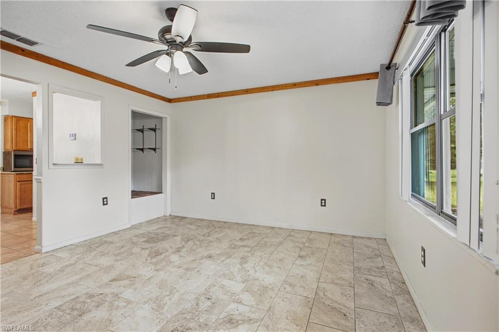 16564 25th Ln Property Photo 9